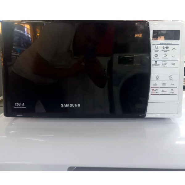 Микроволновка Samsung мощностью 1150 Вт