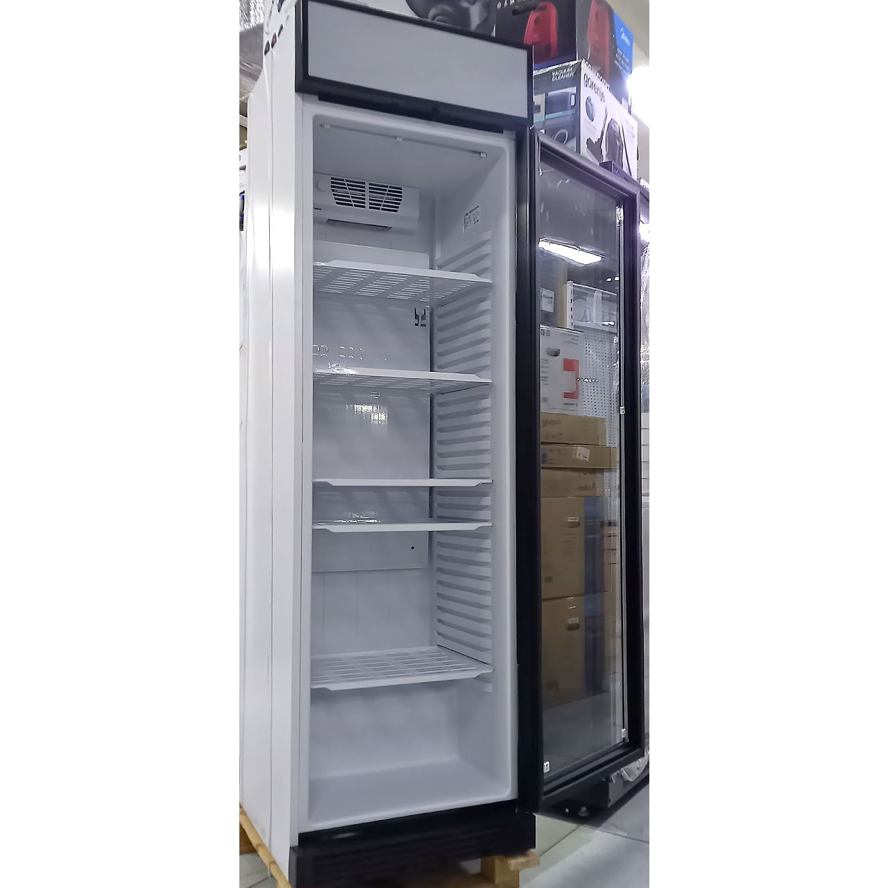 Витринный холодильник Simfer 368 литров
