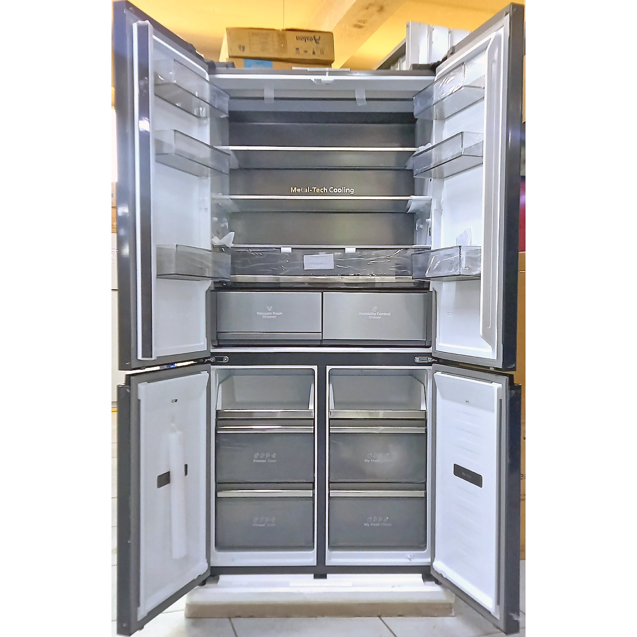 Холодильник двухкамерный Hisense 591 литр (четырехдверный)